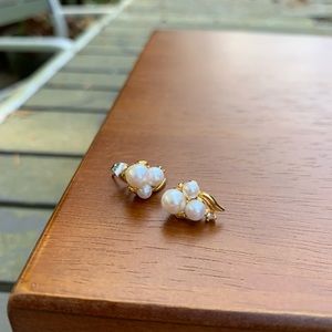 Faux pearl studs